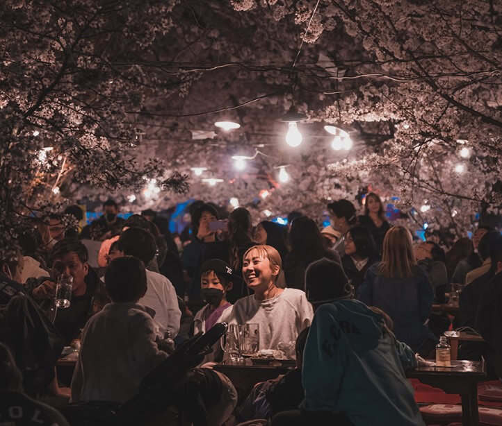 진해군항제, 페스티벌 및 주차안내를 정리했습니다. 축제가 생각보다 매우 큰 행사이고 프로그램도 아주 많아요~ 지금 벚꽃이 필 무렵 진해군항제 행사를 하니 더욱 빛을 바랍니다. 주차장과 대중교통 셔틀버스까지 정리했으니 참고하시기 바랍니다.