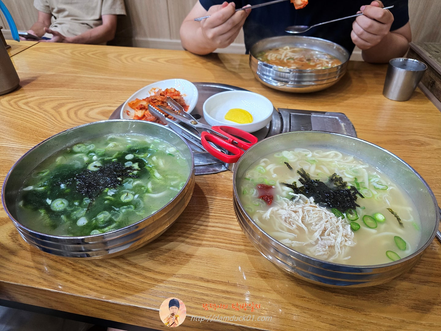 얼큰 닭칼국수