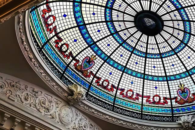 유리 천장 vs 유리 절벽 뜻과 차이