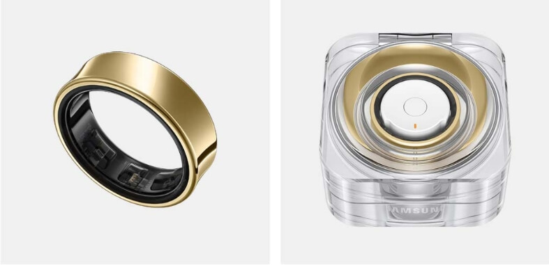 금색 삼성 갤럭시 링의 클로즈업 사진과 무선 충전 케이스가 나란히 배치된 모습