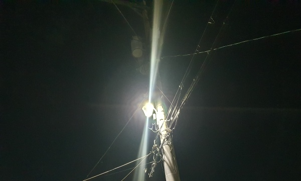 점등이된-보안등