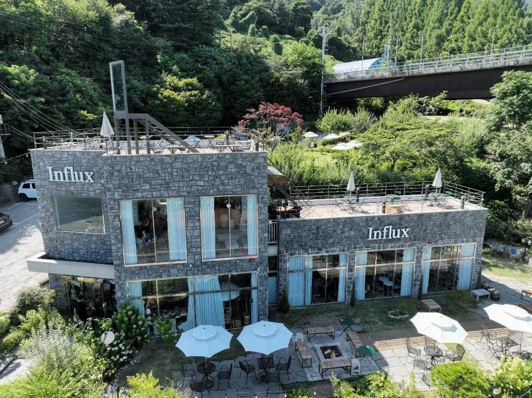 인플럭스팔당 — 라이딩 명소 팔당에서 만나는 고급 불멍 공간