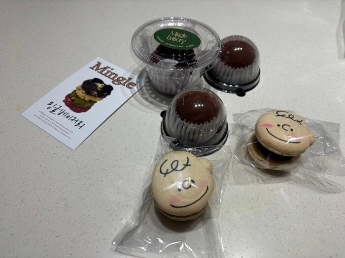 두쫀쿠 2개 과일두쫀쿠1개 마카롱 2개 사진