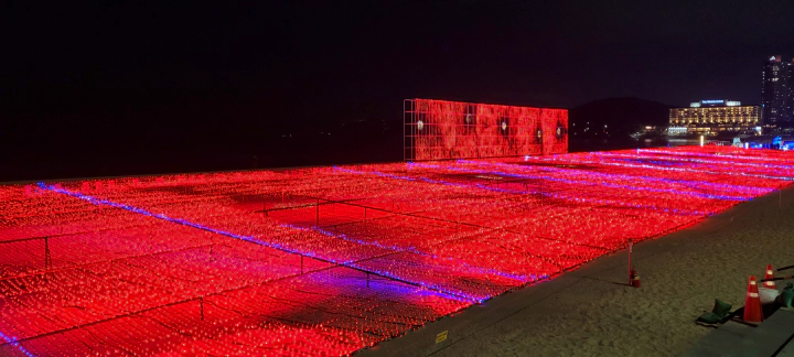 붉은색으로 물든 해운대 빛축제