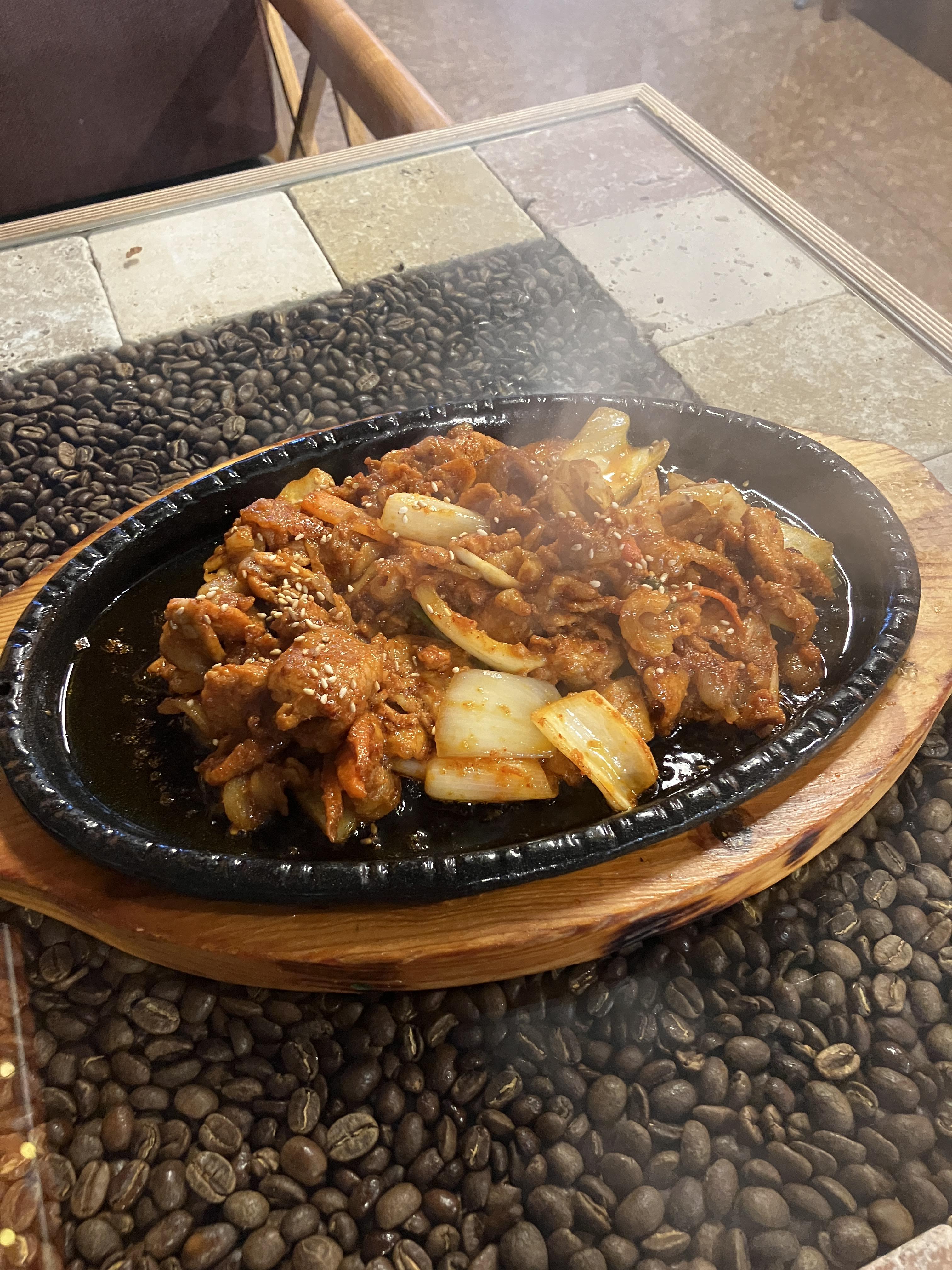 제육볶음에 맥주한잔