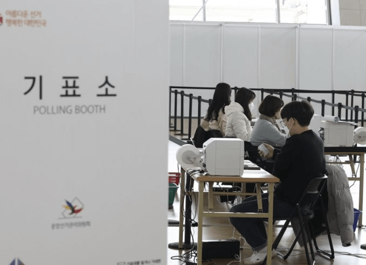 실시간 투표율 역대 최고! 2025 사전투표 