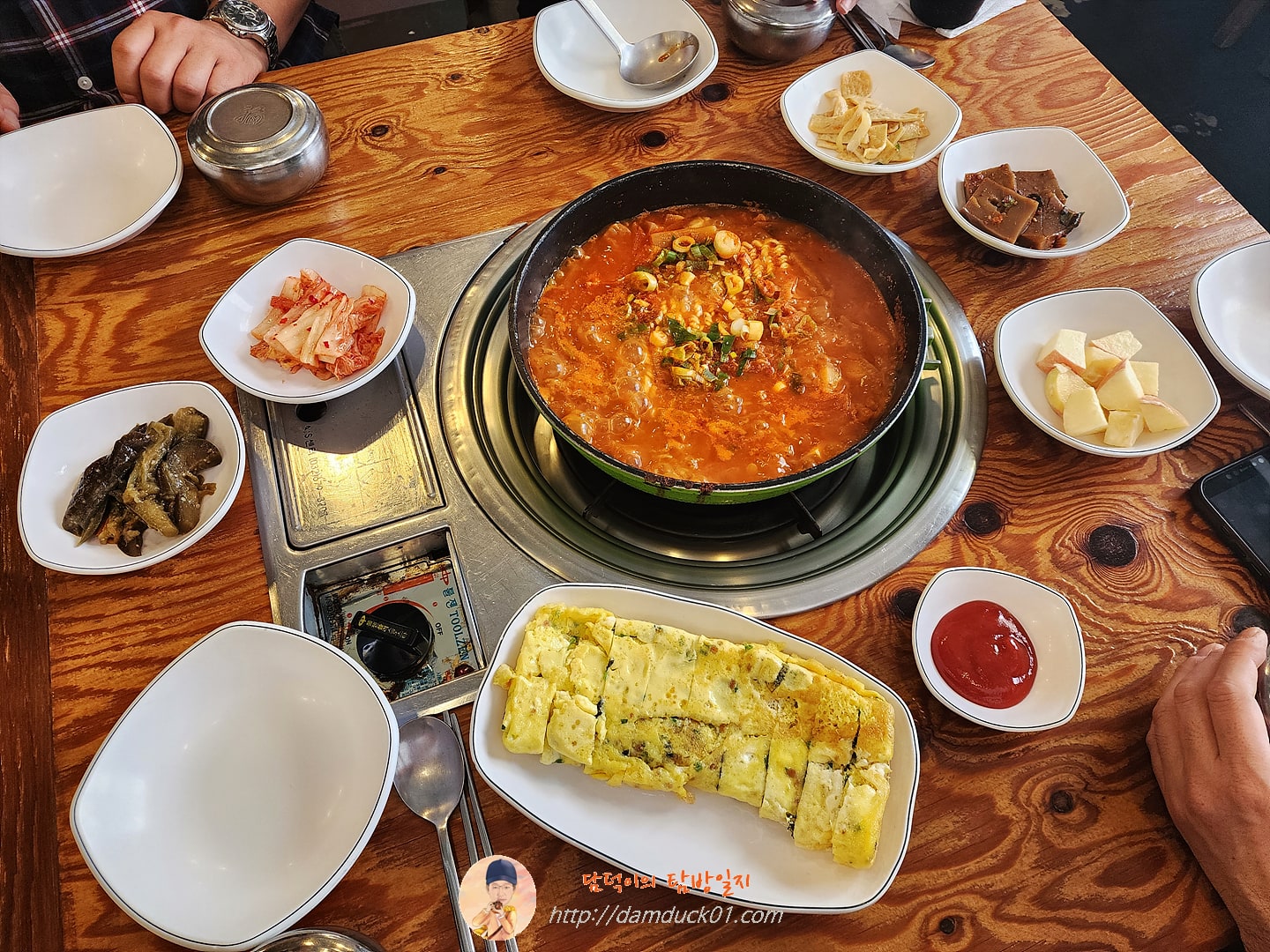 양푼이 김치찌개, 계란말이