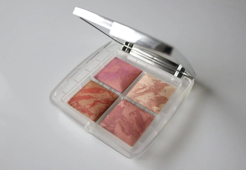 속광 블러셔 완벽 가이드! 피부에 스며드는 윤기와 생기를 한번에