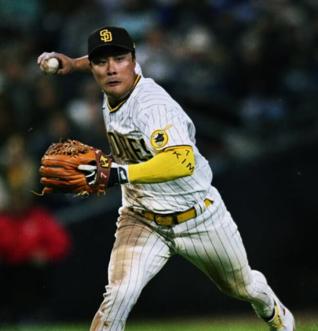 공을-던지는-자세-김하성