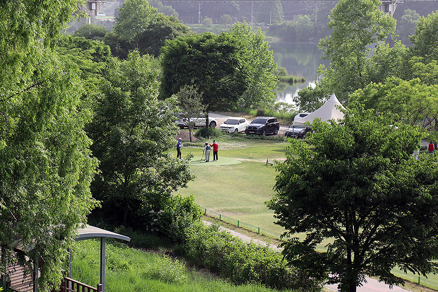충청북도 충주호 목행파크골프장 소개