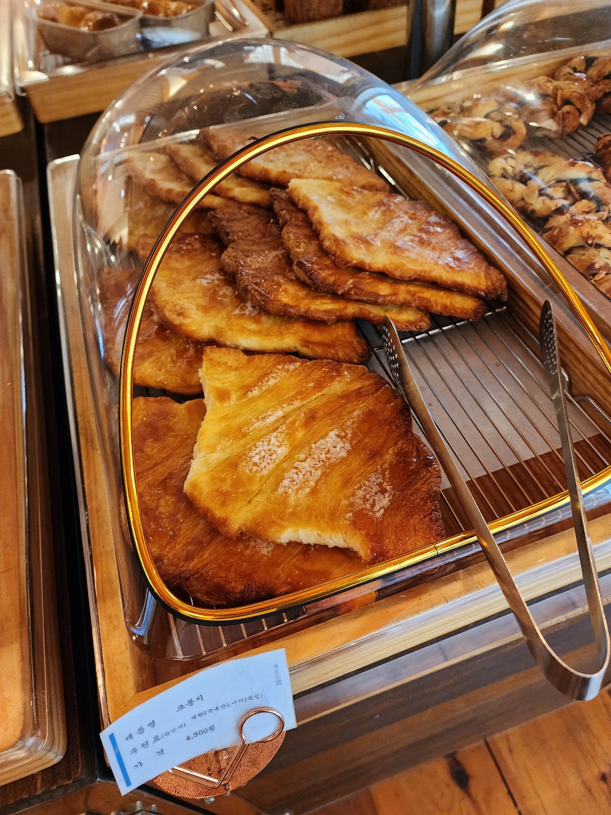 진열된 빵들