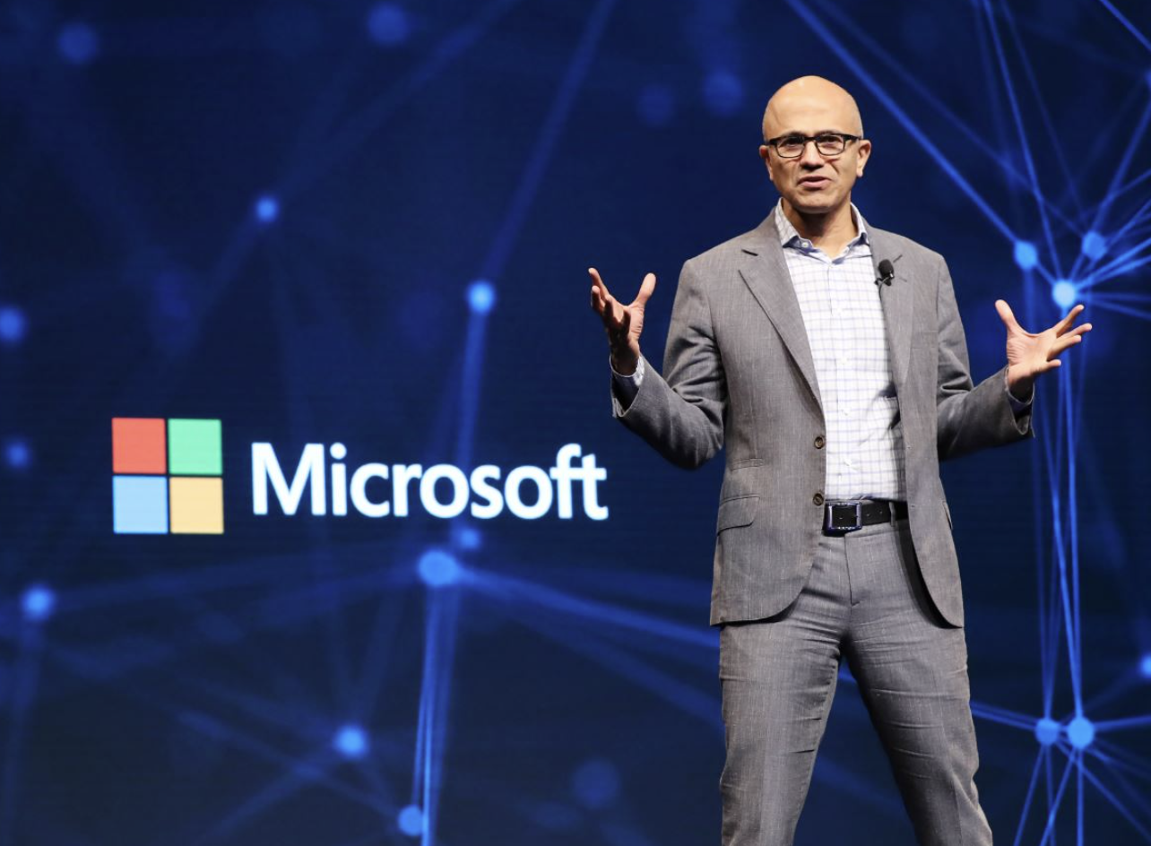 사티아-나델라,-마이크로소프트-CEO,-AI-비전-발표-중