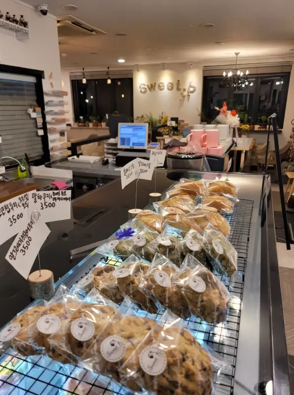 스윗비-디저트-판매대