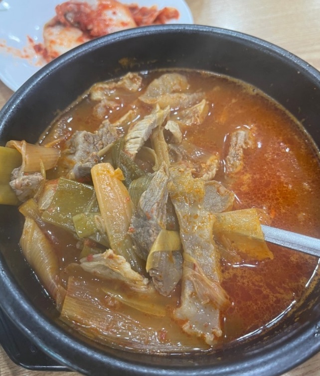 동네한바퀴-공주-알밤육회비빔밥-시장정육점식당