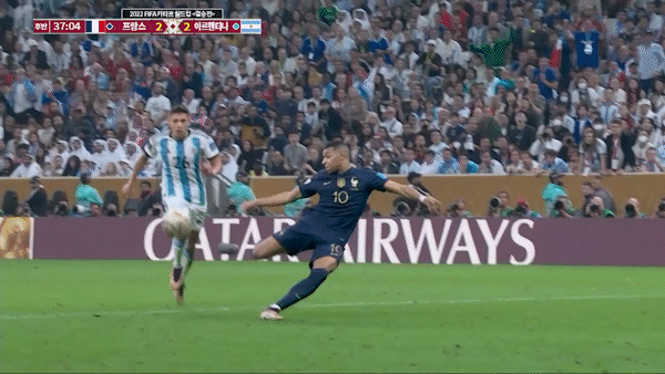 음바페 발리슛 장면