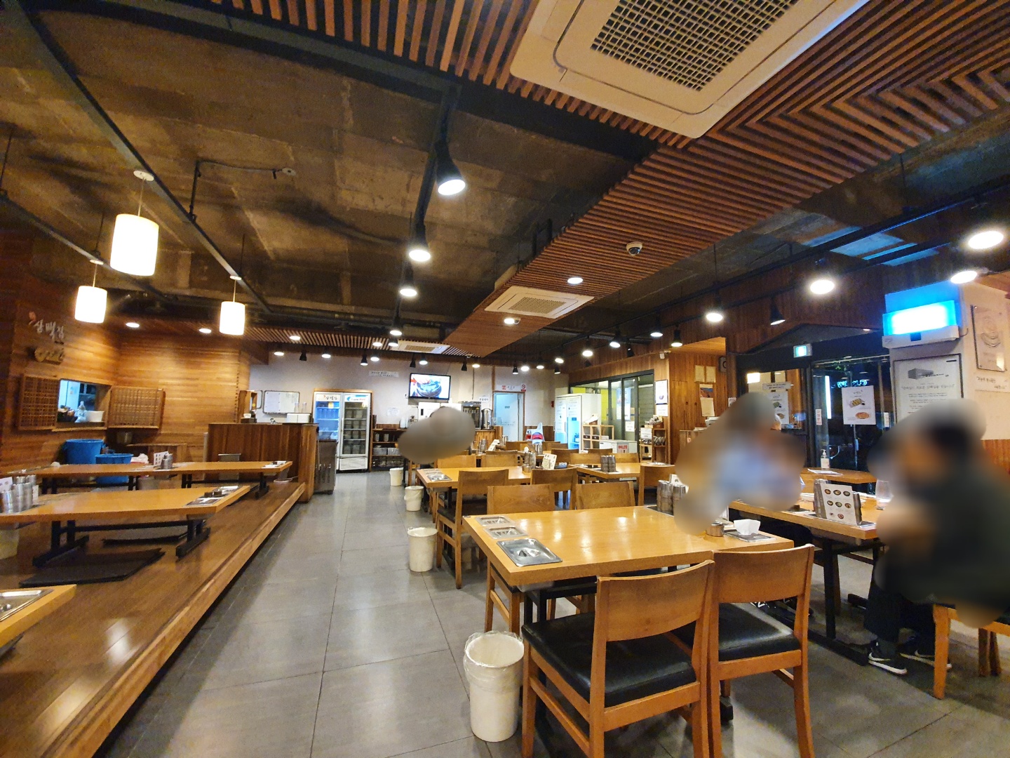 삼백집_잠실점_내부