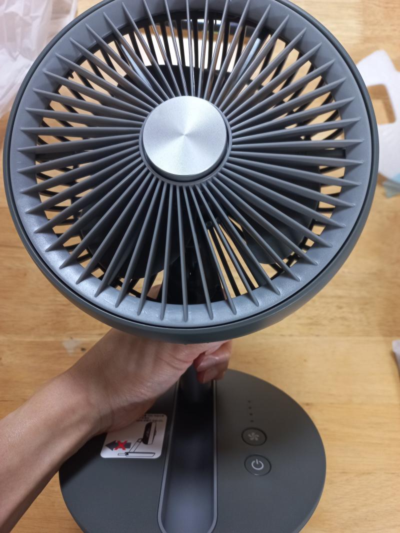 솔러스에어 접이식 무선 탁상용 선풍기 정면