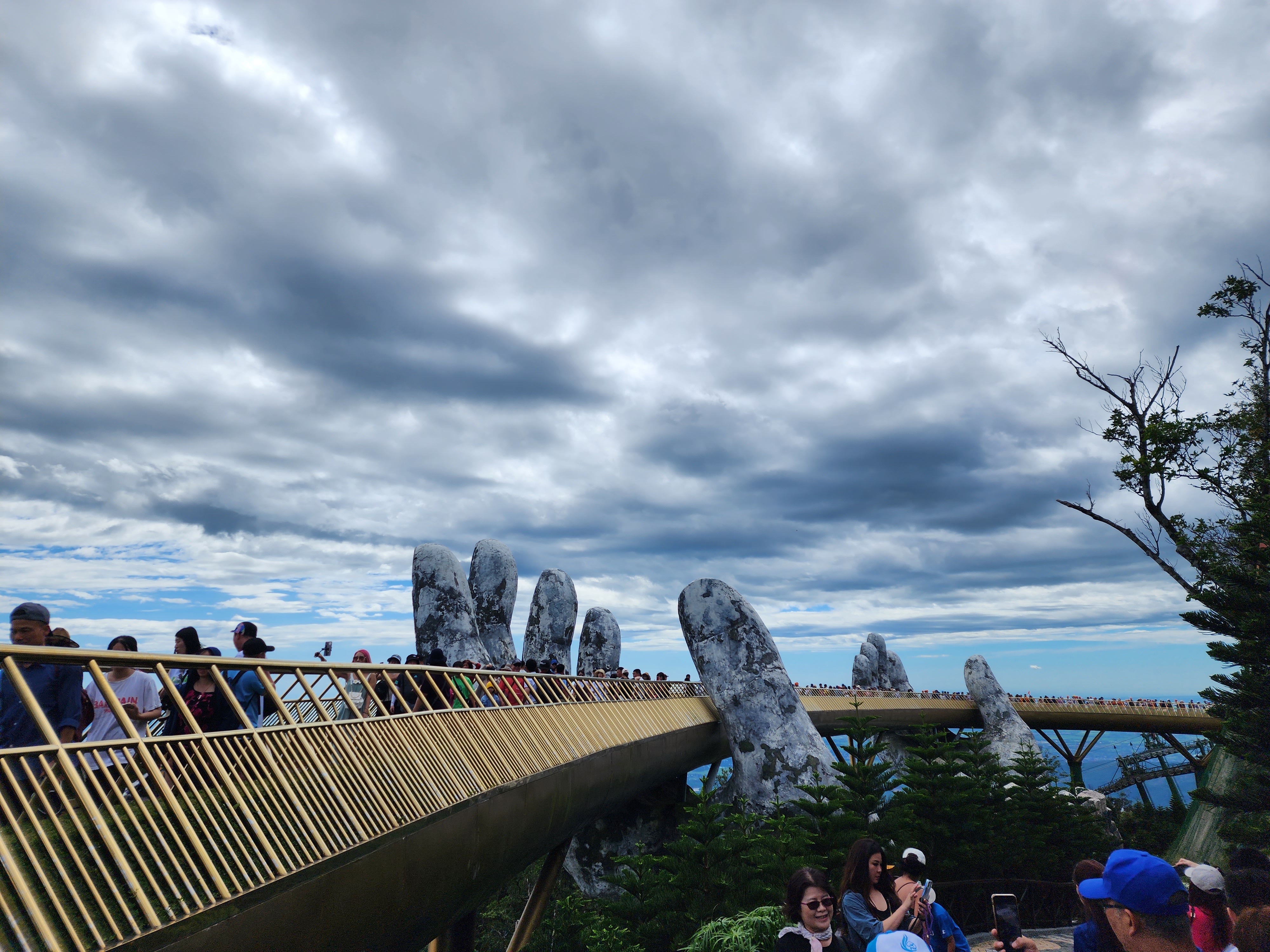 이미지-alt-태그-바나힐황금손다리