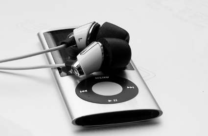 MP3 플레이어 전성시대: 아이리버 vs 코원 vs 옙, 단순한 음악 감상기에서 개성의 아이콘으로 진화했던 소형 기기들