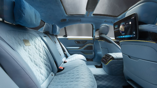 벤츠 AMG S클래스 E 퍼포먼스 내부디자인