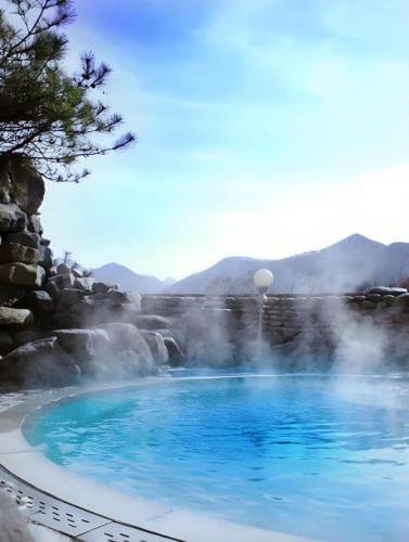 충주 수안보 온천에서 경험하는 온천수의 깊이와 고원의 온기 속에 깃든 치유의 시간