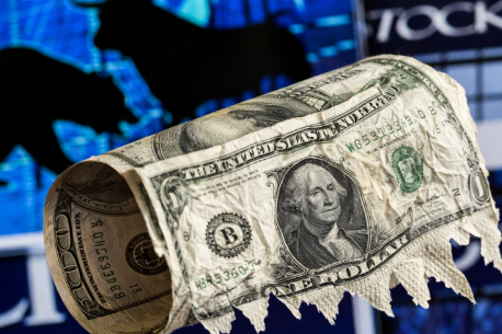 국가 붕괴가 시작되면 화폐의 가치가 떨어지는 모습을 보여주는 사진