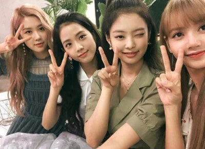 블랙핑크-단체-셀카-5