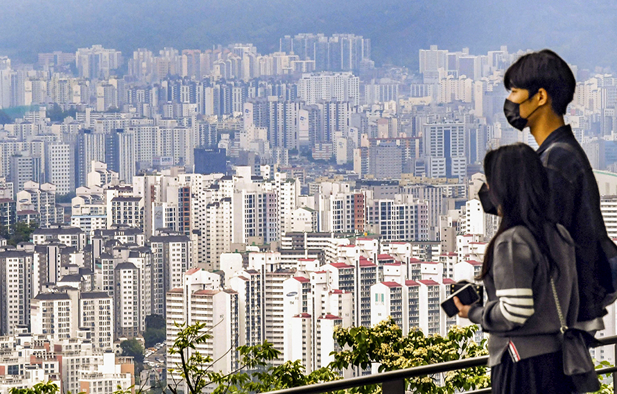 서울 내 다른 지역으로도 확산하고, 전반적 집값을 끌어올릴 수 있는 움직임이 보입니다.