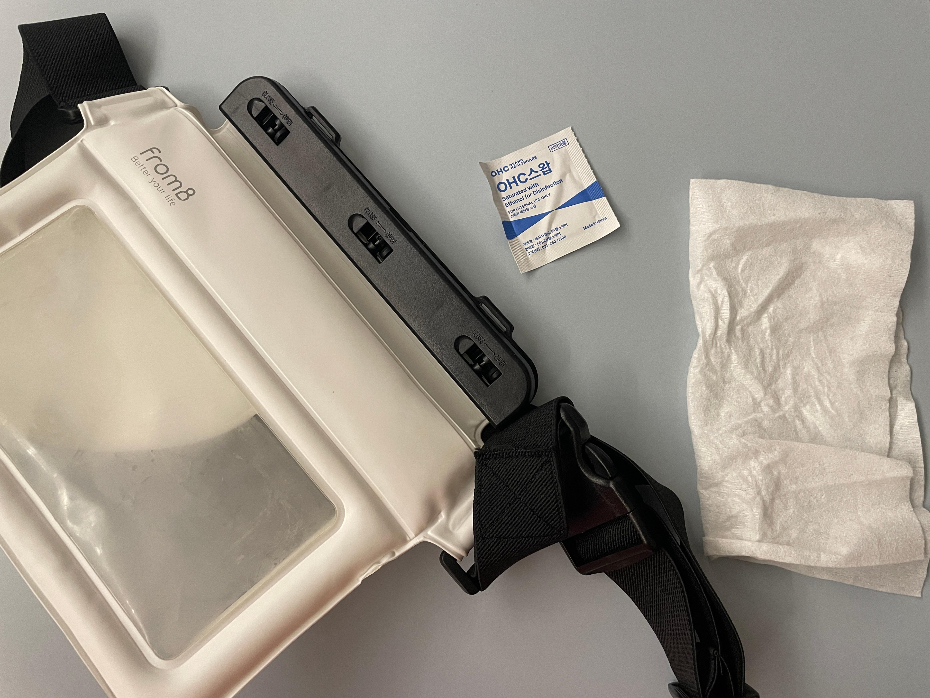 뿌옇게 변한 방수팩 관련 사진