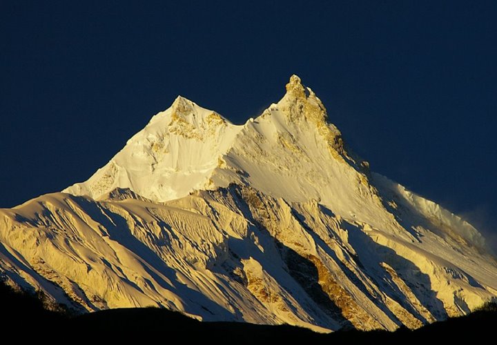 마나슬루산의-일출