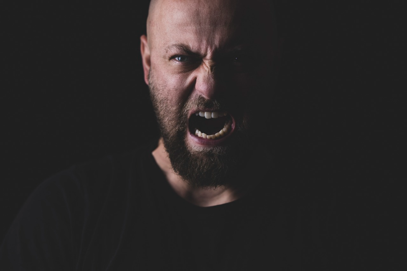 가족에게 화내는 꿈