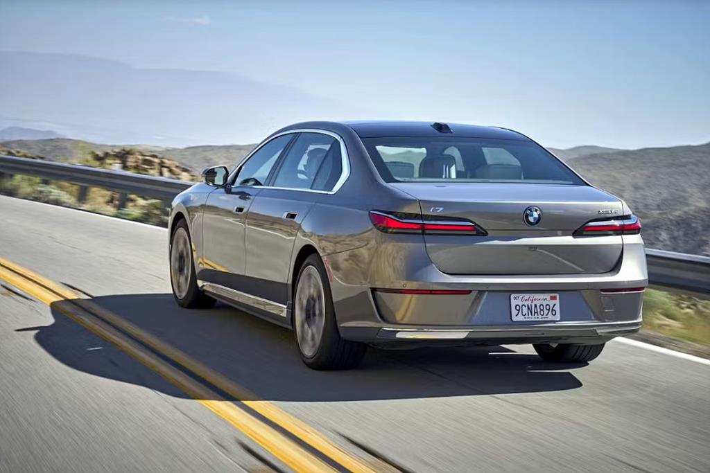 2025 BMW i7 가격 제원 디자인 출시일 최신