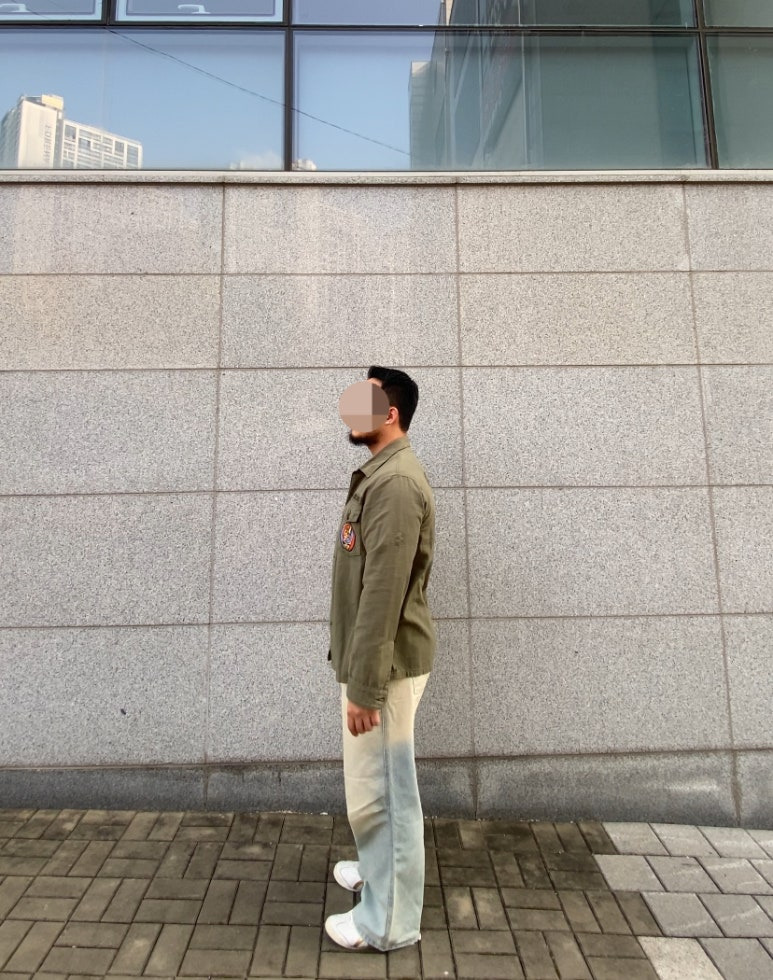 데일리룩('25. 11. 9.)OG-107 그레이트풀데드 아메카지 밀리터리재킷 셔츠 야상, 무신사스탠다드 티셔츠, 에러스익셉티드 와이드 데님팬츠, 아식스 오니즈카타이거 멕시코 66