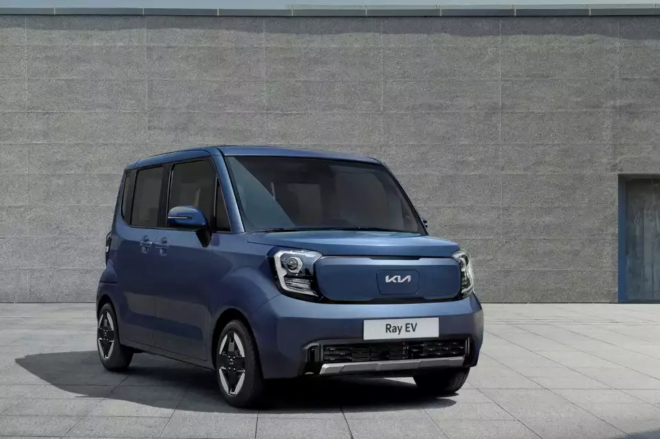 기아 레이 EV가 공개됐습니다.