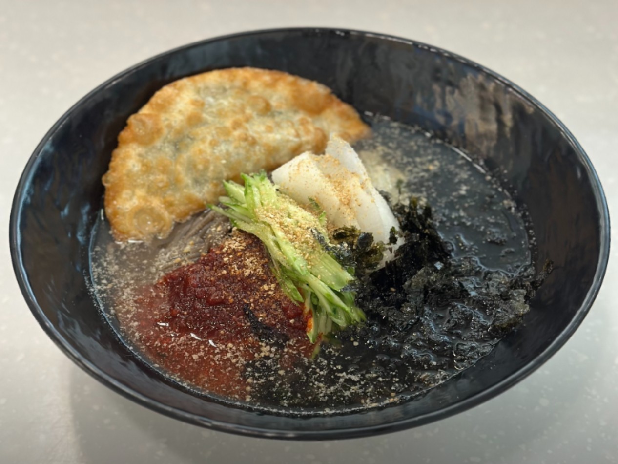 시흥 물왕저수지 맛집 추천, 본가 만두전골전문점 방문객들이 극찬한 이유