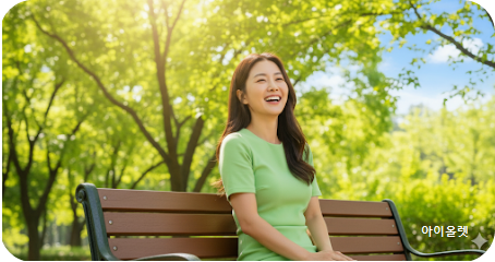 환한 미소로 마무리하는 50대 여성