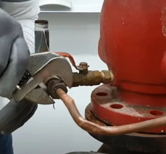 압력스위치~드레인밸브 동관 접속부 풀어주기