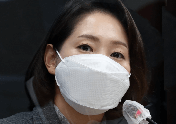 조동연-마스크-착용-발표-사진