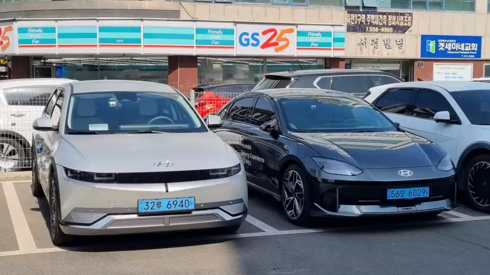 아이오닉 5는 기능성, 거주성에서 장점이 뚜렷한 전기차입니다.