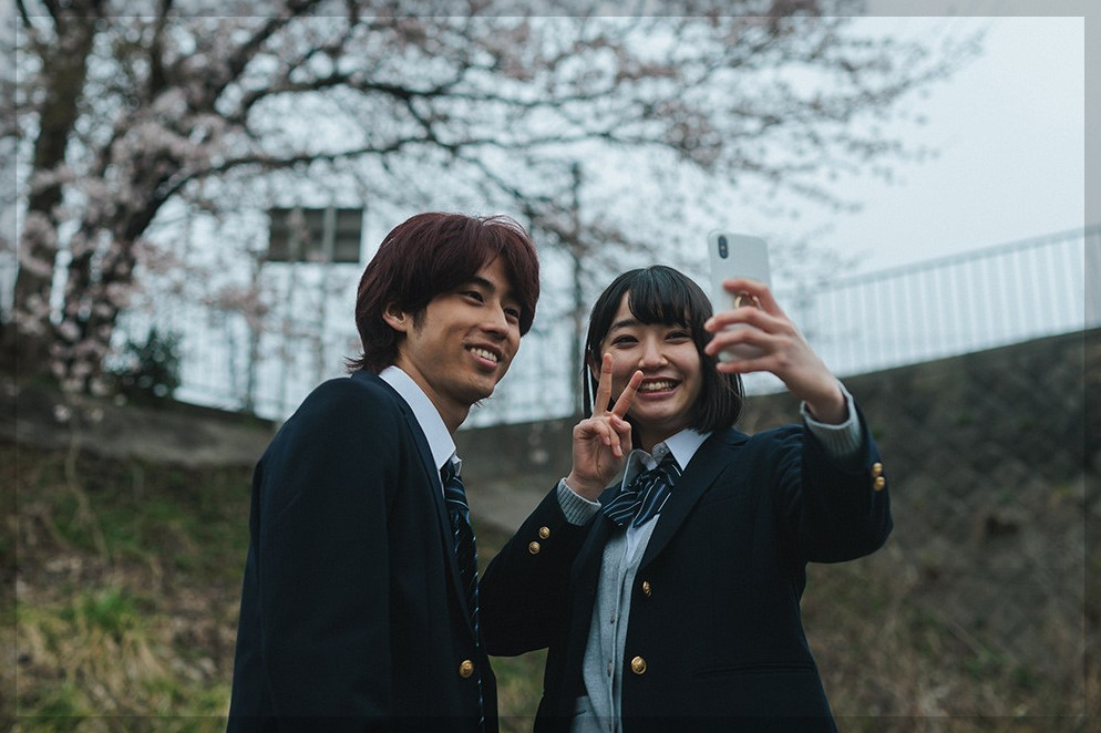 소녀는 졸업하지 않는다