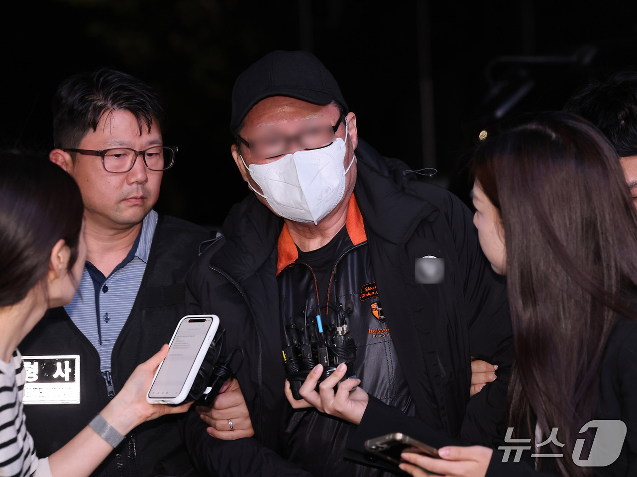 역삼동 연쇄방화 수서경찰서 압송 70대 남성 사진