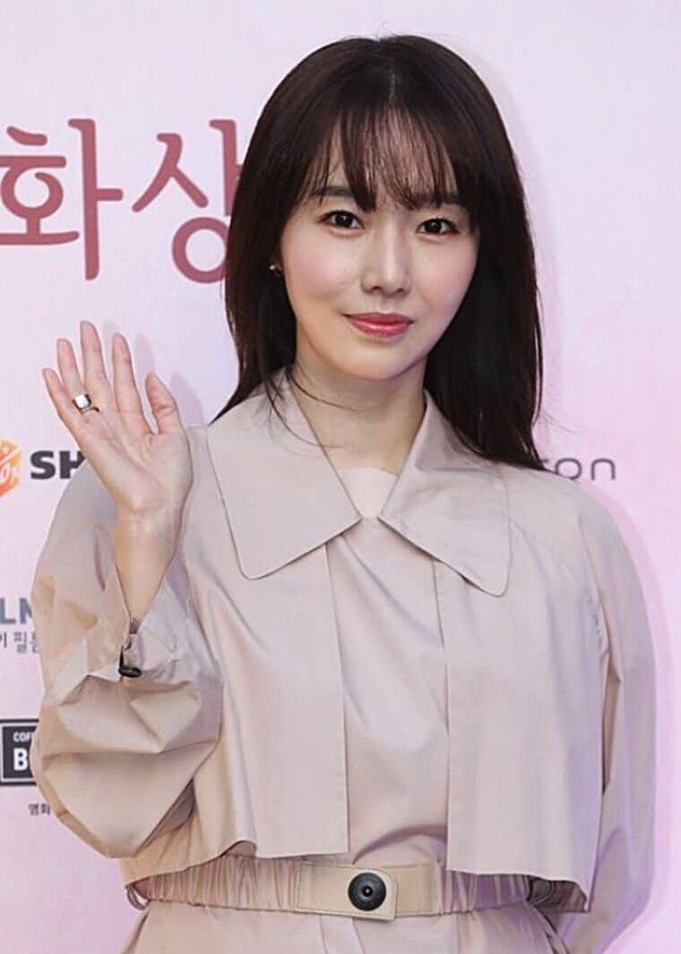 가수-겸-배우-이정현