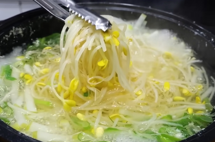 콩나물국