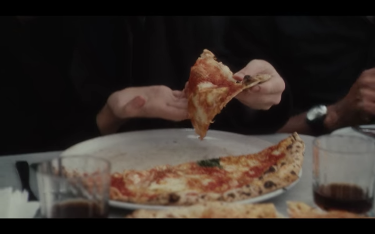 영화 '먹고 기도하고 사랑하라’에서의 한 장면