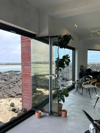 제주 협재 카페 추천 해변 보이는 루프탑 카페 리스트_19