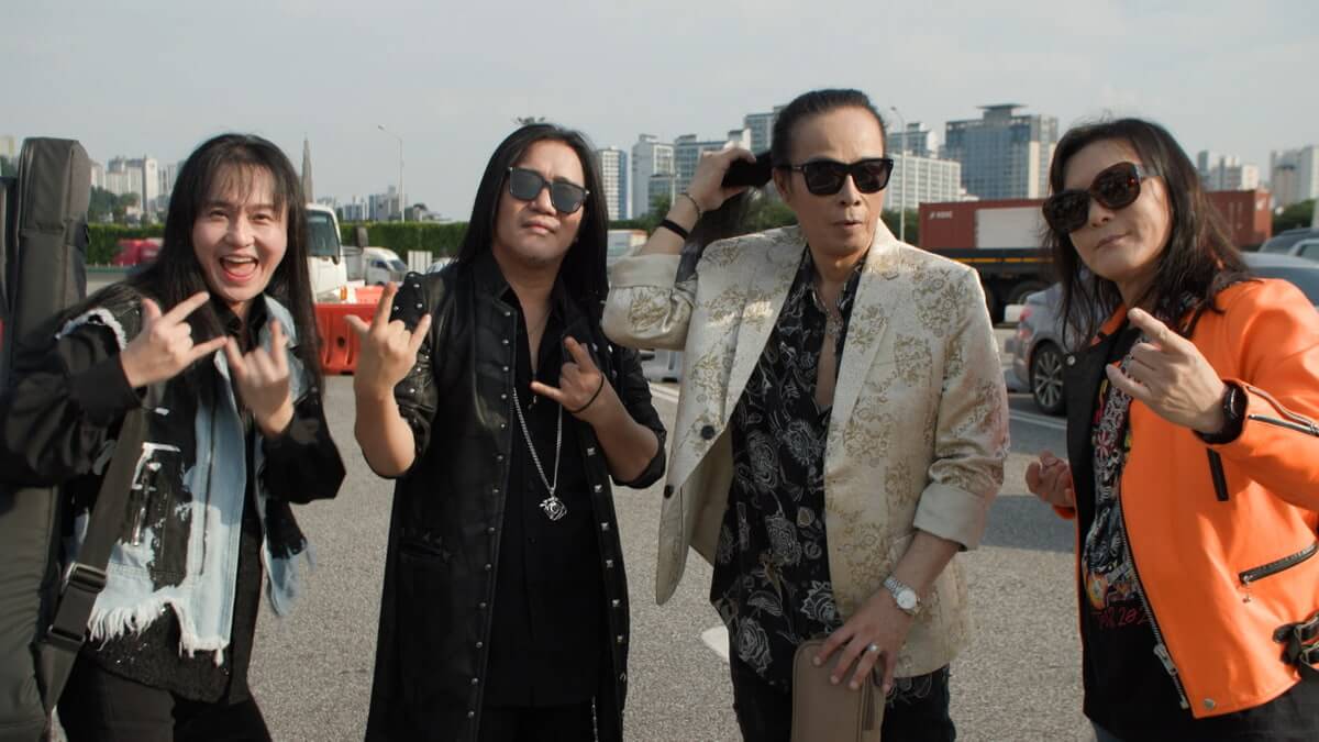 긴머리 휘날리며