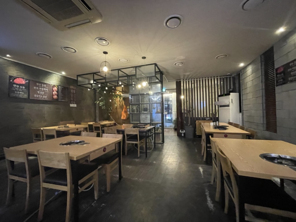 생김치오겹살 실내