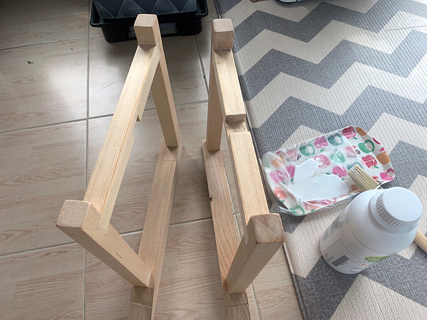 나무 바니쉬칠 작업