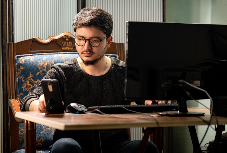 AI를 활용하는 사람이 AI에게 대체되지 않는 이유AI를 효과적으로 사용하는 사람이 경쟁력을 갖추는 법