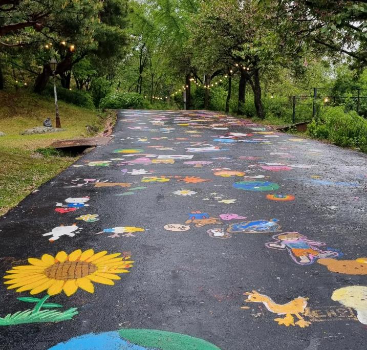 오늘N 바닥화체험정원의 그려진 바닥화